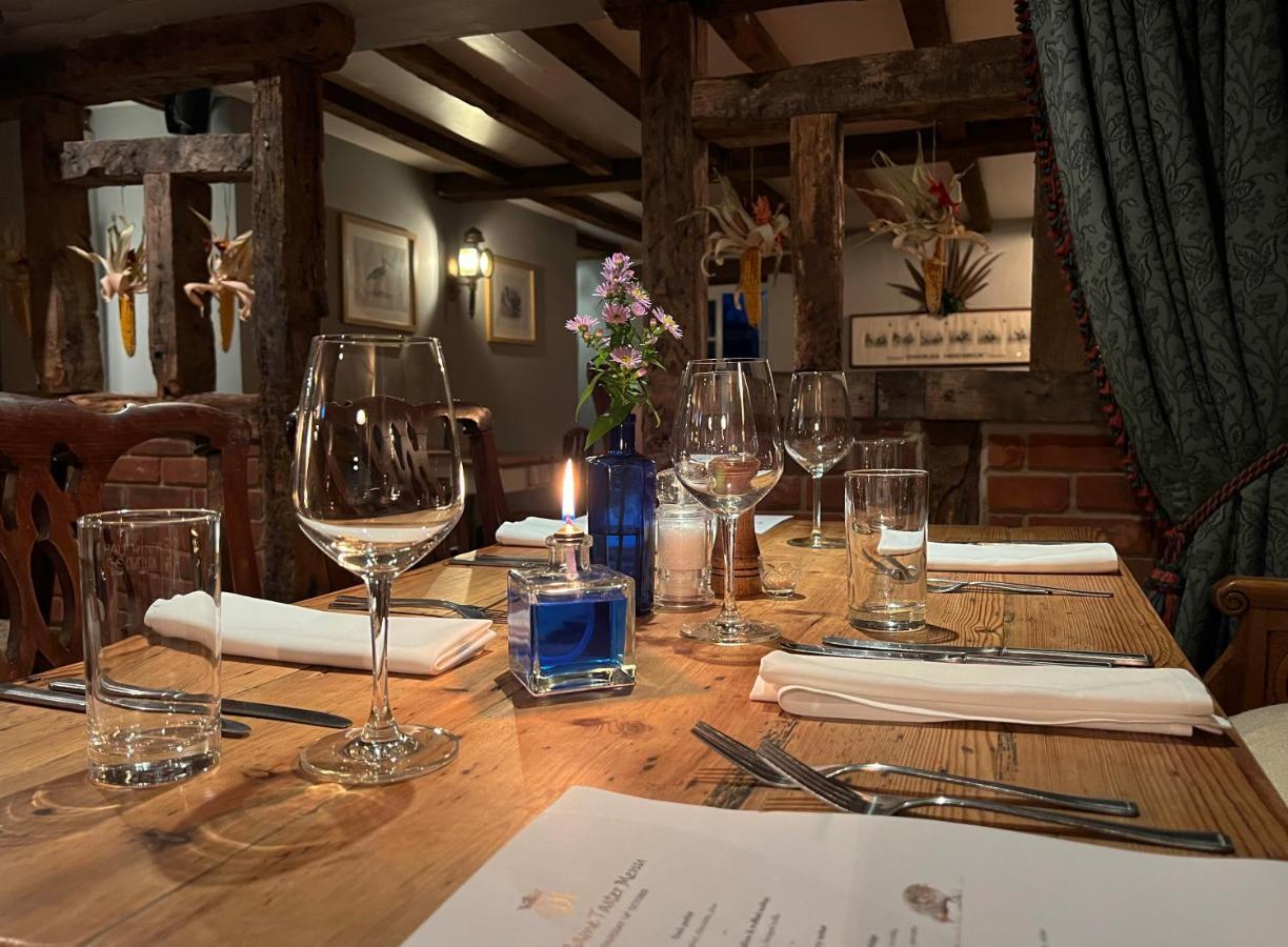 The Queen'S Head At Broad Chalke Hotel Екстериор снимка